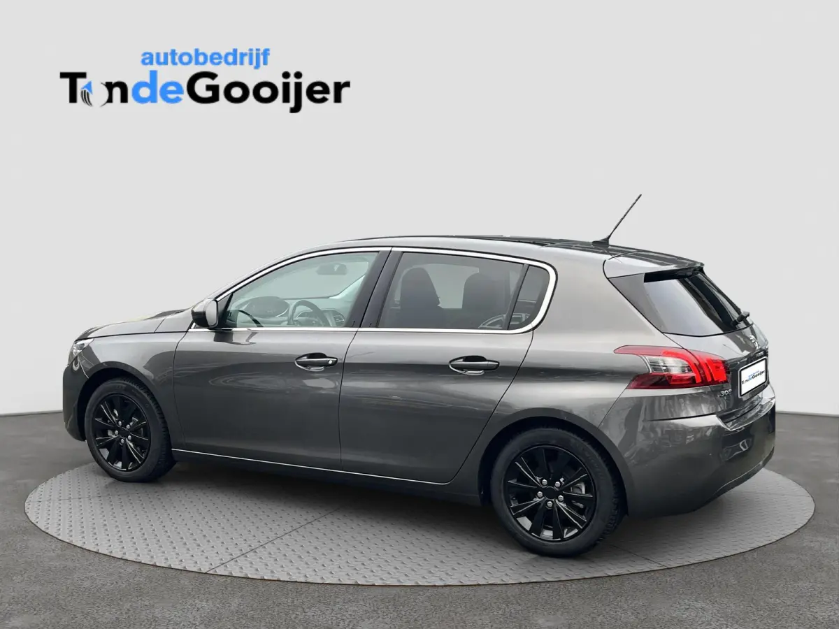 1.2 PureTech Allure | NAV. | PANORAMA | APPLE CARPLAY / ANDROID AUTO |