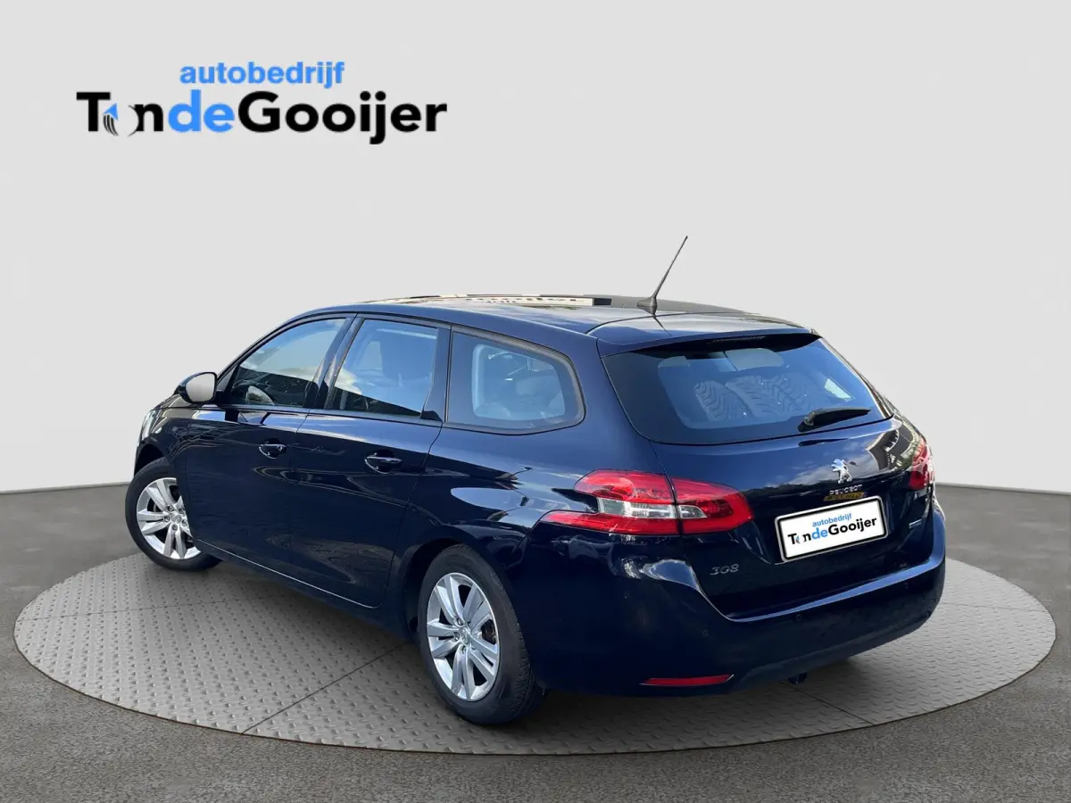 1.2 PureTech Active | NAV. | STOELVERW. | AFN. TREKHAAK |
