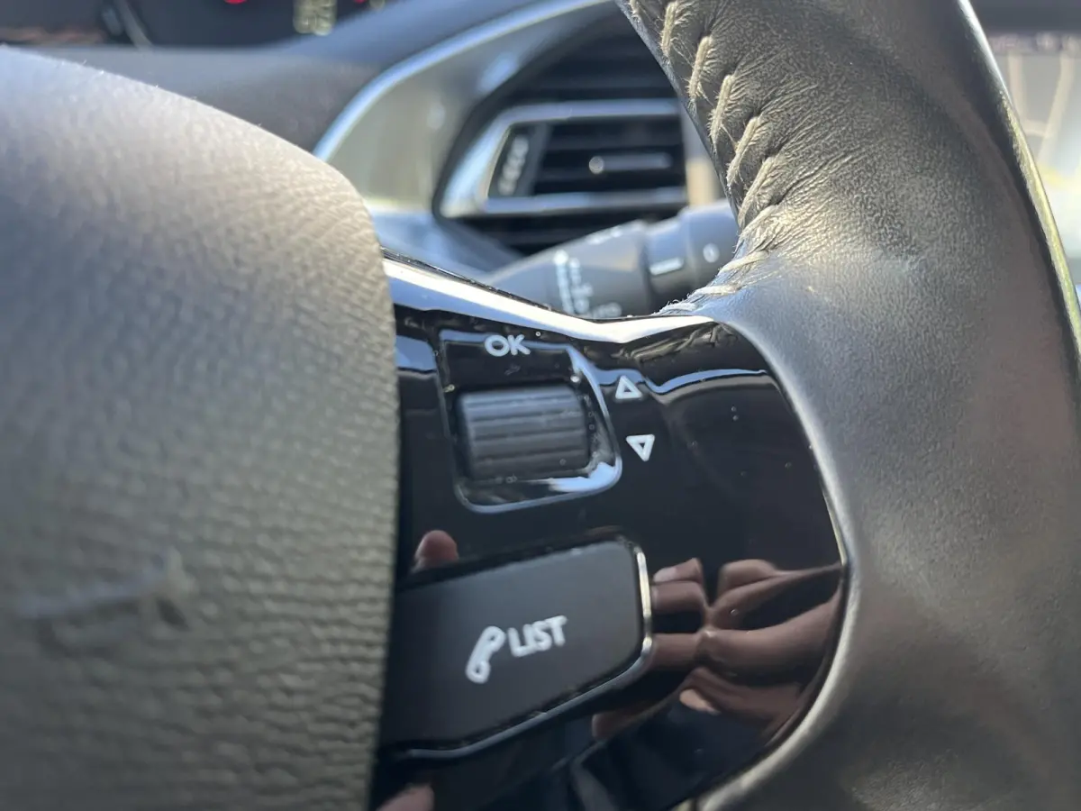 1.2 PureTech Active | NAV. | STOELVERW. | AFN. TREKHAAK |