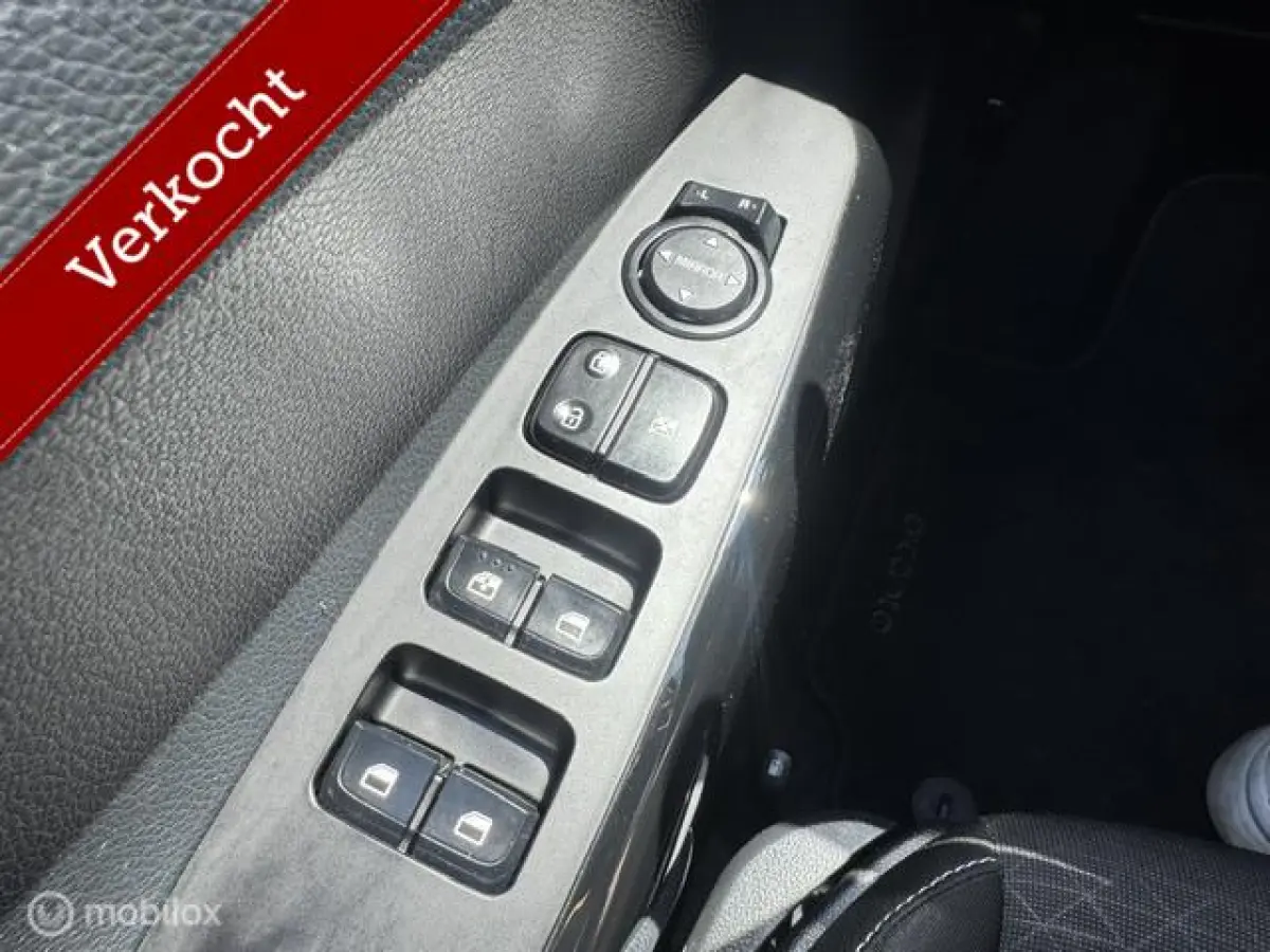 1.0 DPi DynamicLine Automaat , Navigatie , Apple carplay & Android auto , Camera achter , Airco , electr ramen en deursloten met afstand , Velgen , Bestuurders stoel in hoogte verstelbaar
