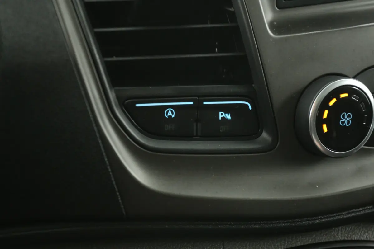 2.0 TDCI L1H1 | Marge | Airco | Cruise | 3 Zits | Trekhaak | Parkeersens.