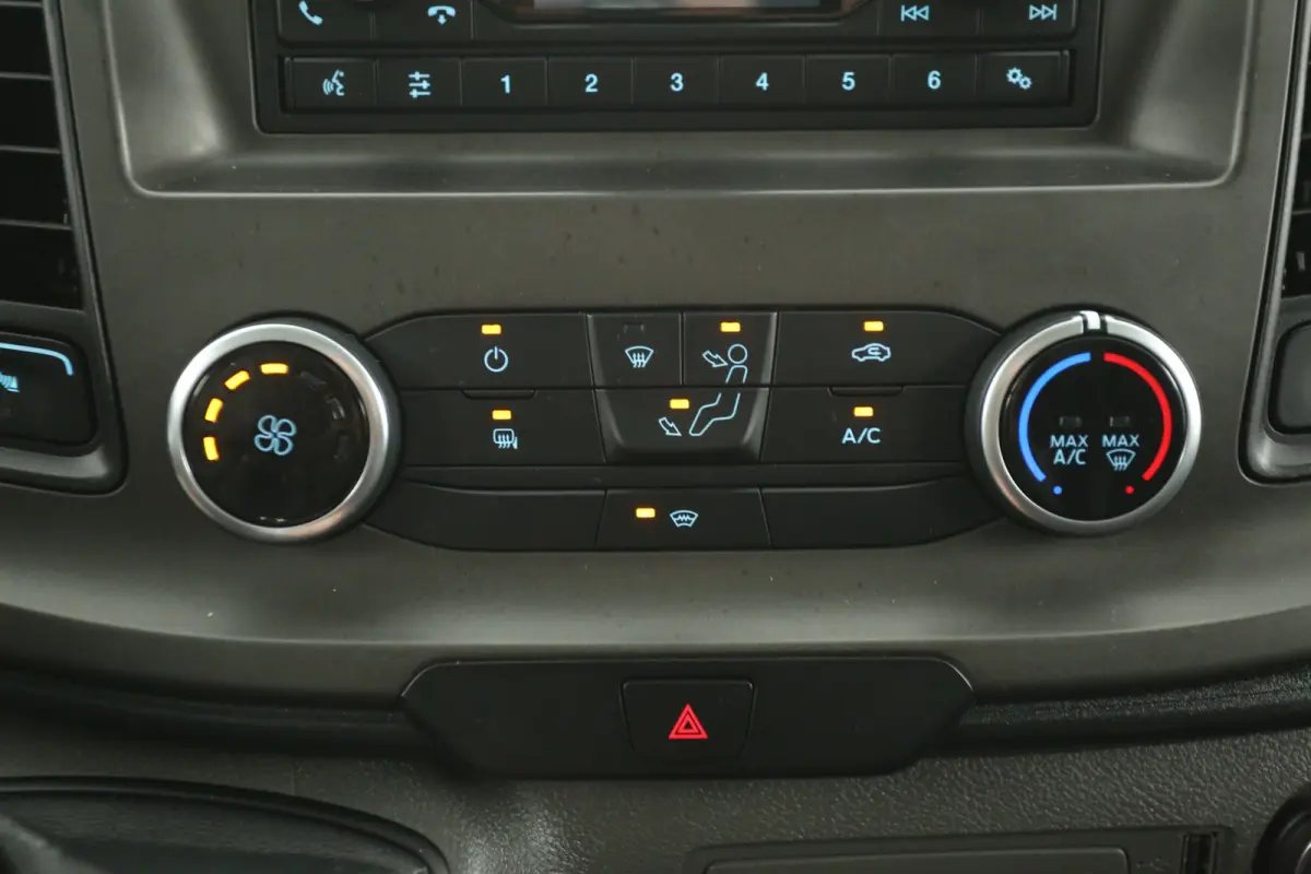 2.0 TDCI L1H1 | Marge | Airco | Cruise | 3 Zits | Trekhaak | Parkeersens.