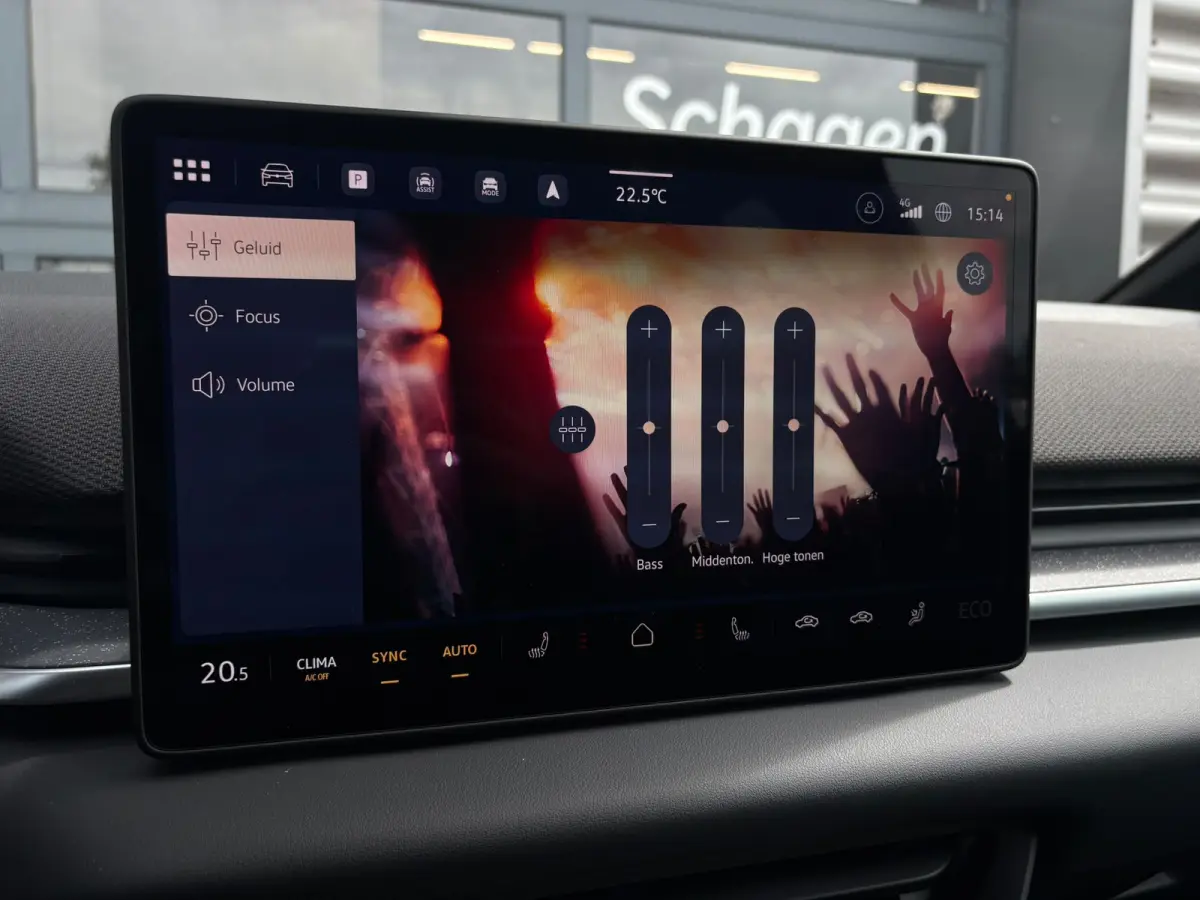 Trend | Automatische afstandsregeling (Adaptive Cruise Control) | Buitenspiegels elektrisch instel-, verwarm- en inklapbaar | Koplampverlichting LED