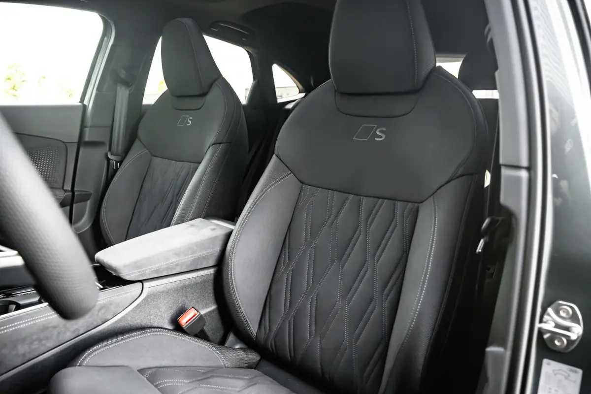 S edition | Adaptive cruise control | Audi sound system | Cruise control