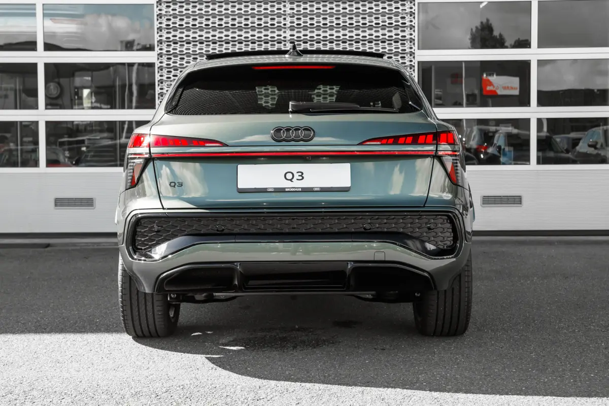S edition | Adaptive cruise control | Audi sound system | Cruise control