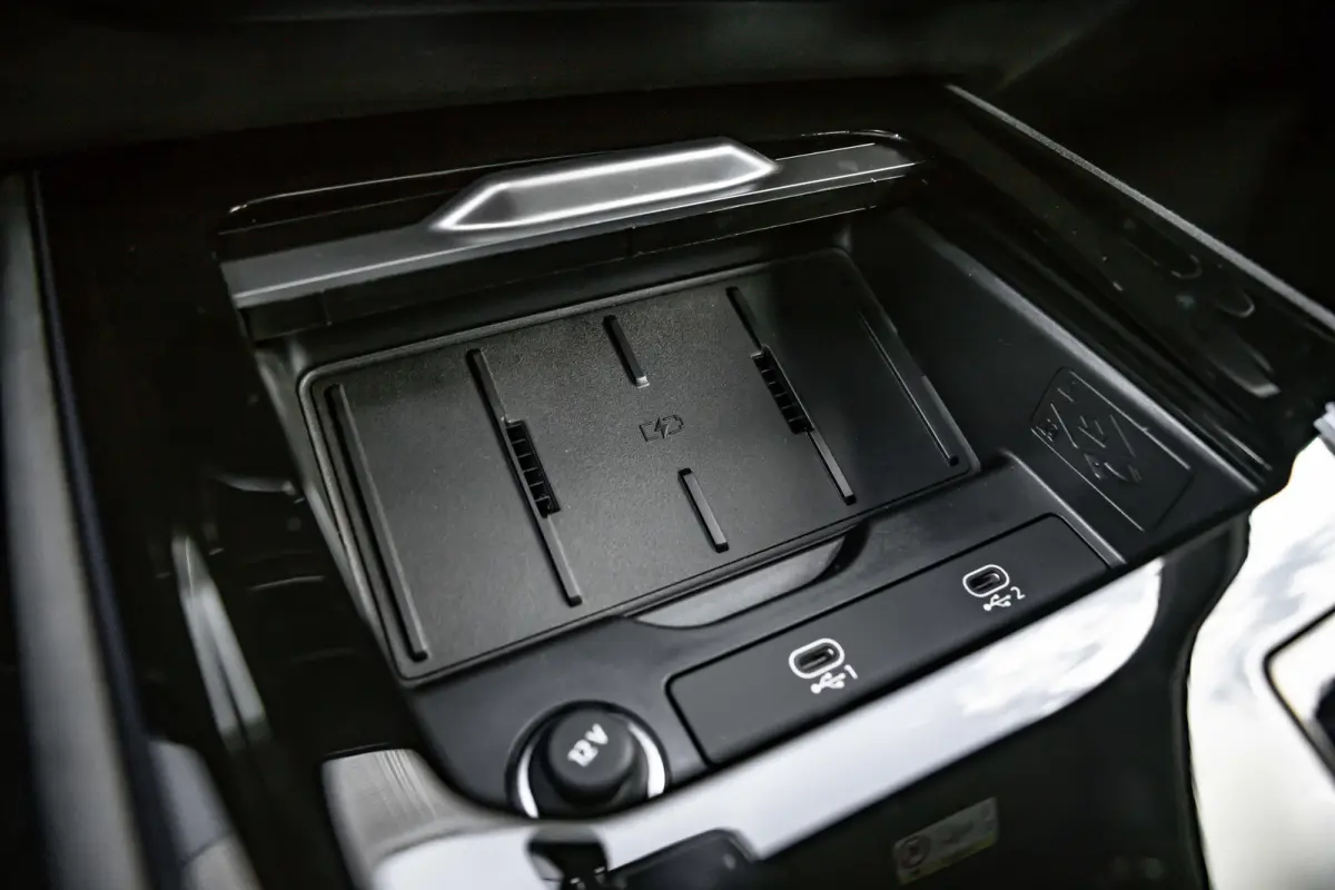 S edition | Adaptive cruise control | Audi sound system | Cruise control