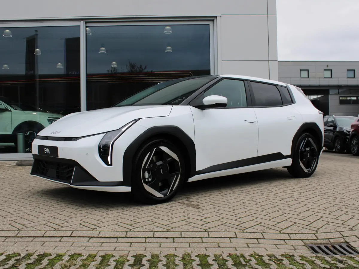 Plus Advanced 58.3 kWh | DIRECT LEVERBAAR | Panodak | Navi. | Clima. | Adapt. Cruise. | Stoel&Stuur Verwarming | Dodehoekassistentie | Harman Kardon