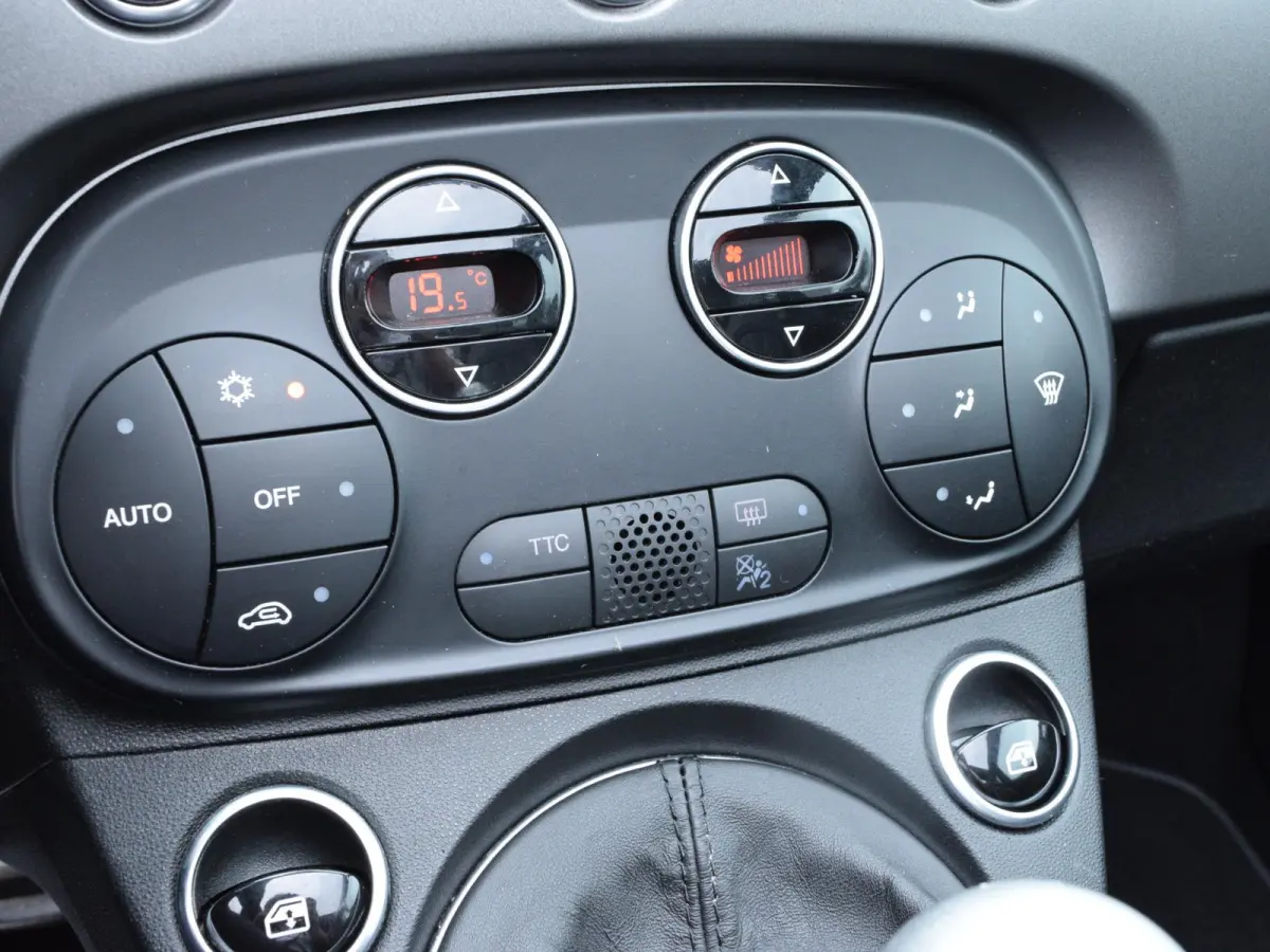 1.4 T-Jet Abarth Turismo 595 | ZWART LEDEREN BEKLEDING | NAVI | CLIMATE CONTROL | PARKEERSENSOREN | 165 PK | NL AUTO |