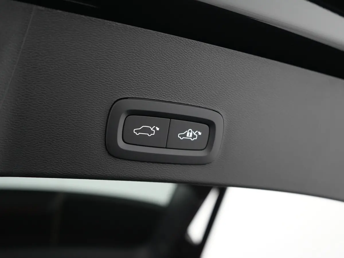 Single Extended Plus Black Edition Europa 82 kWh | Panoramadak | Harman/Kardon | Elek stoelen | Camera | Adaptive Cruise | BLIS