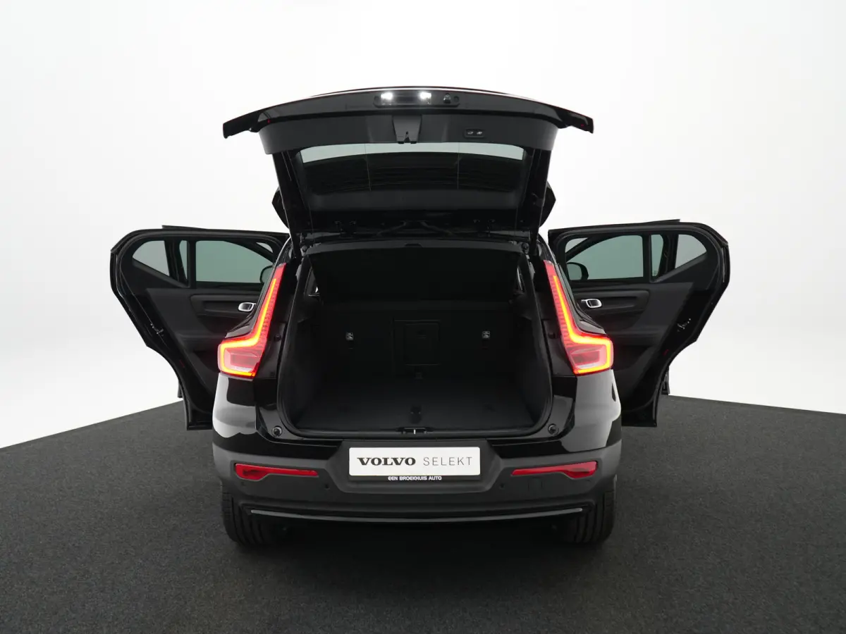 Single Extended Plus Black Edition Europa 82 kWh | Panoramadak | Harman/Kardon | Elek stoelen | Camera | Adaptive Cruise | BLIS
