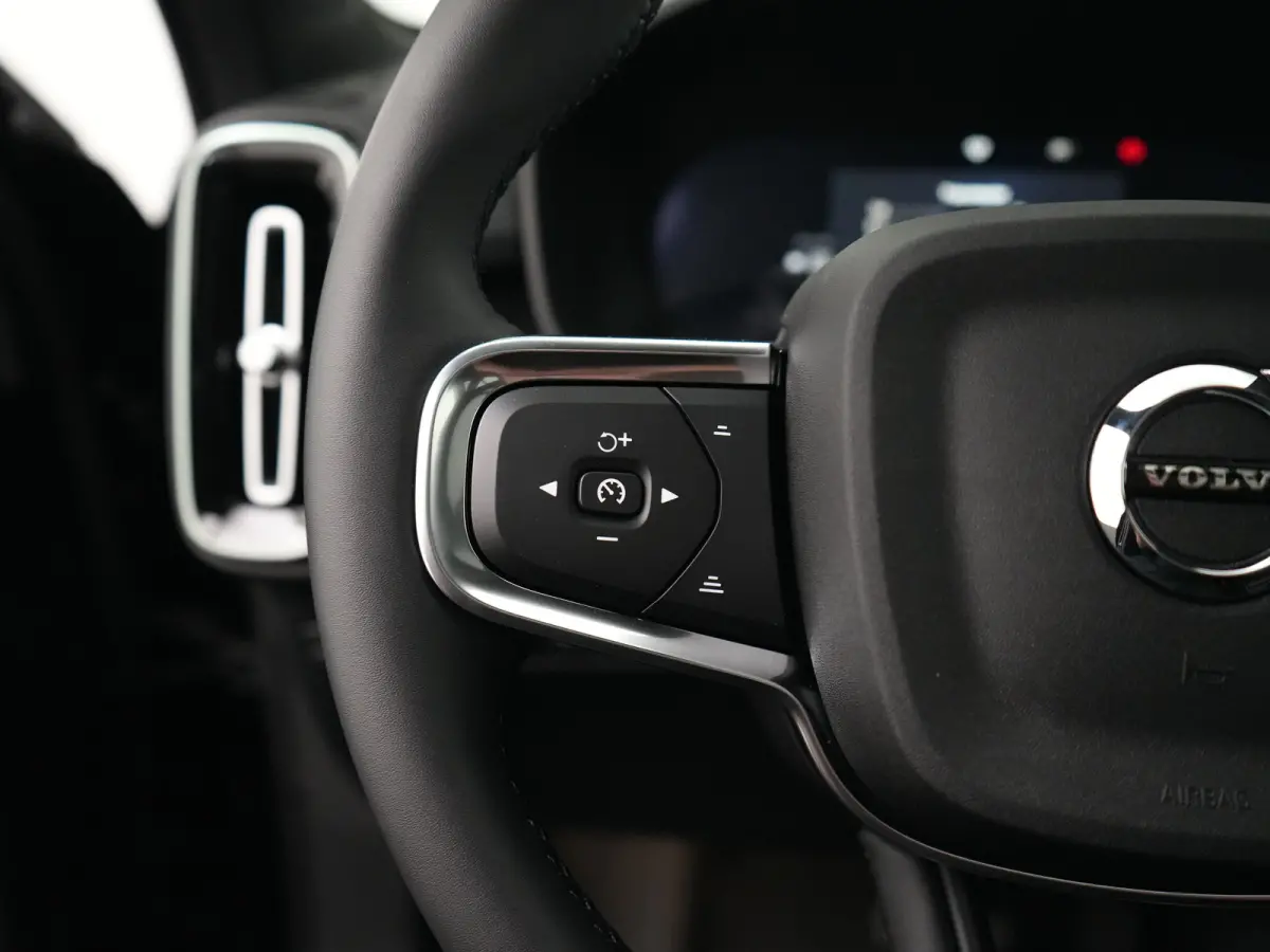 Single Extended Plus Black Edition Europa 82 kWh | Panoramadak | Harman/Kardon | Elek stoelen | Camera | Adaptive Cruise | BLIS