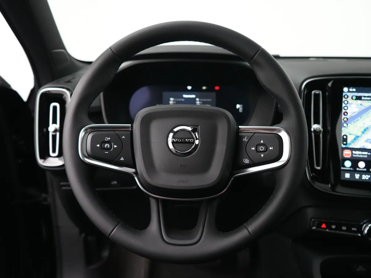 Single Extended Plus Black Edition Europa 82 kWh | Panoramadak | Harman/Kardon | Elek stoelen | Camera | Adaptive Cruise | BLIS
