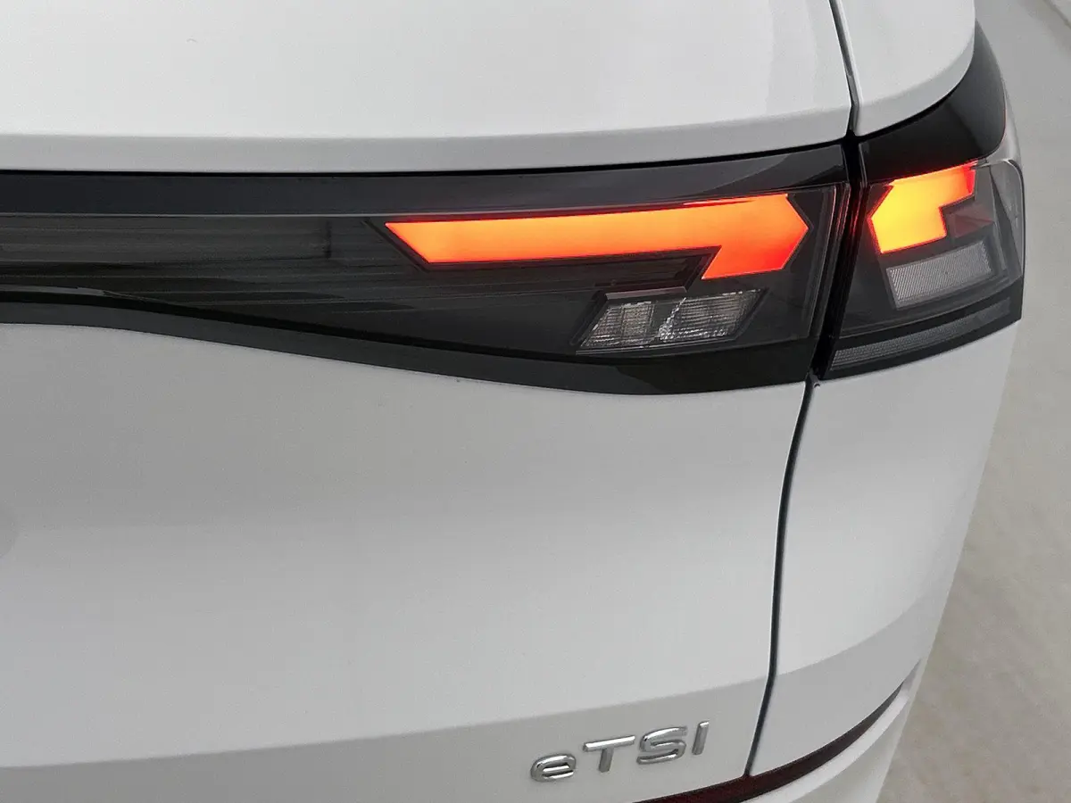1.5 eTsi Limited Edition 116 PK | Automaat | Camera | Adaptive Cruise Control | Side Assist | Keyless Start | Parkeersensoren | LED | Apple Carplay | Android Auto | Digital Cockpit |