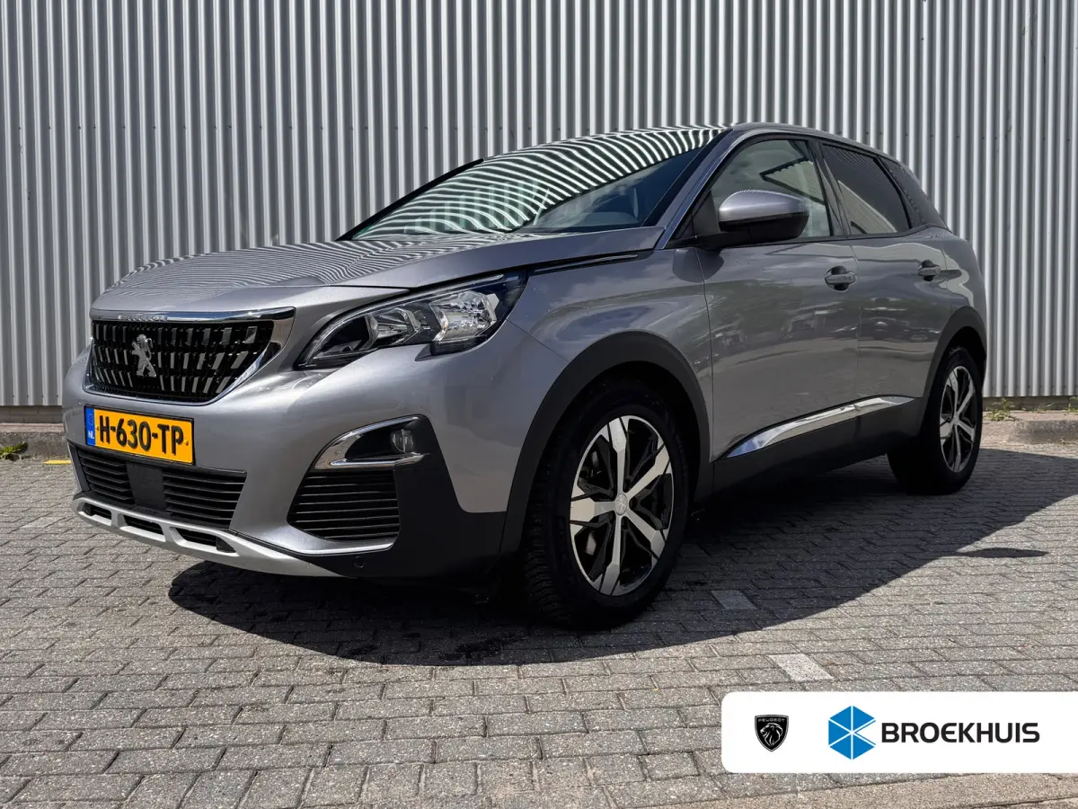 130 PK Automaat | Trekhaak | Navigatie | Parkeersensoren voor en achter | Apple Carplay / Android Auto | | Lederen stuurwiel | Lendesteunen (verstelbaar) | Metaalkleur