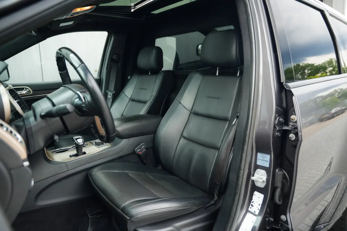 3.0 V6 251 pk CRD Summit Grijs-Kenteken / Lucht-Vering/ Pano-Dak/ Harman&Kardon/ Stoel+Stuur-Verw./Stoel-Ventilatie/ Bi-Xenon/ Keyless/ Navigatie/ Camera/ Trekhaak/ 20'' LMV