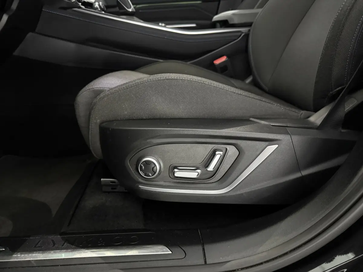 1.5 | Matte Grijs | 75km Elektrisch | Pano | Sfeer | 360° |  Memory | Virtual | Cruise | Carplay