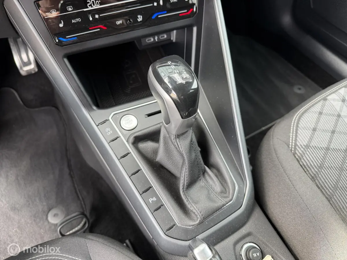 1.0 TSI R-Line Business / CarPlay / Camera