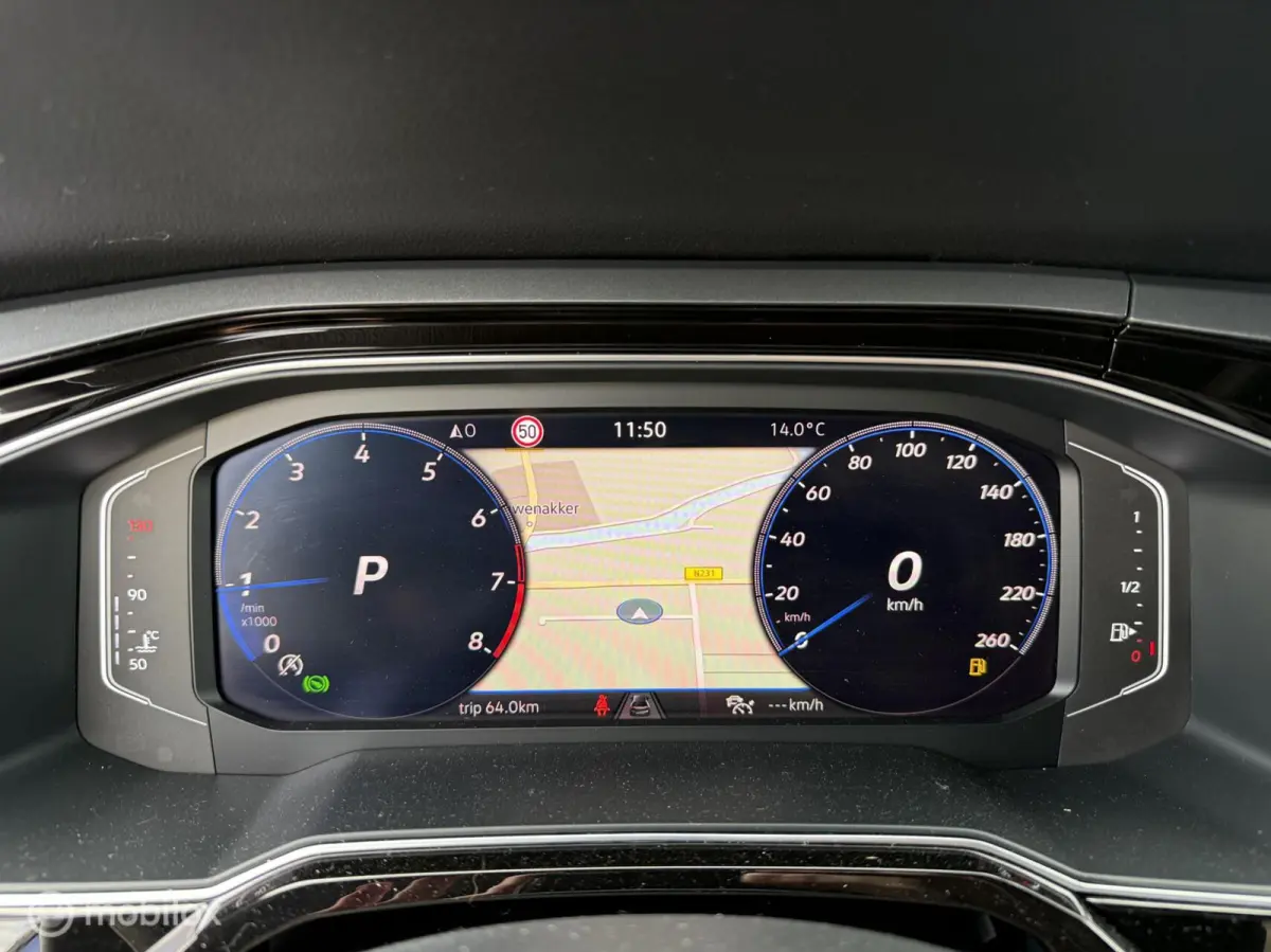 1.0 TSI R-Line Business / CarPlay / Camera