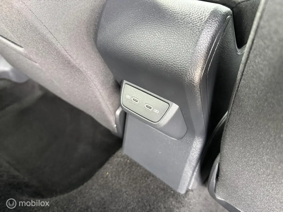 1.0 TSI R-Line Business / CarPlay / Camera