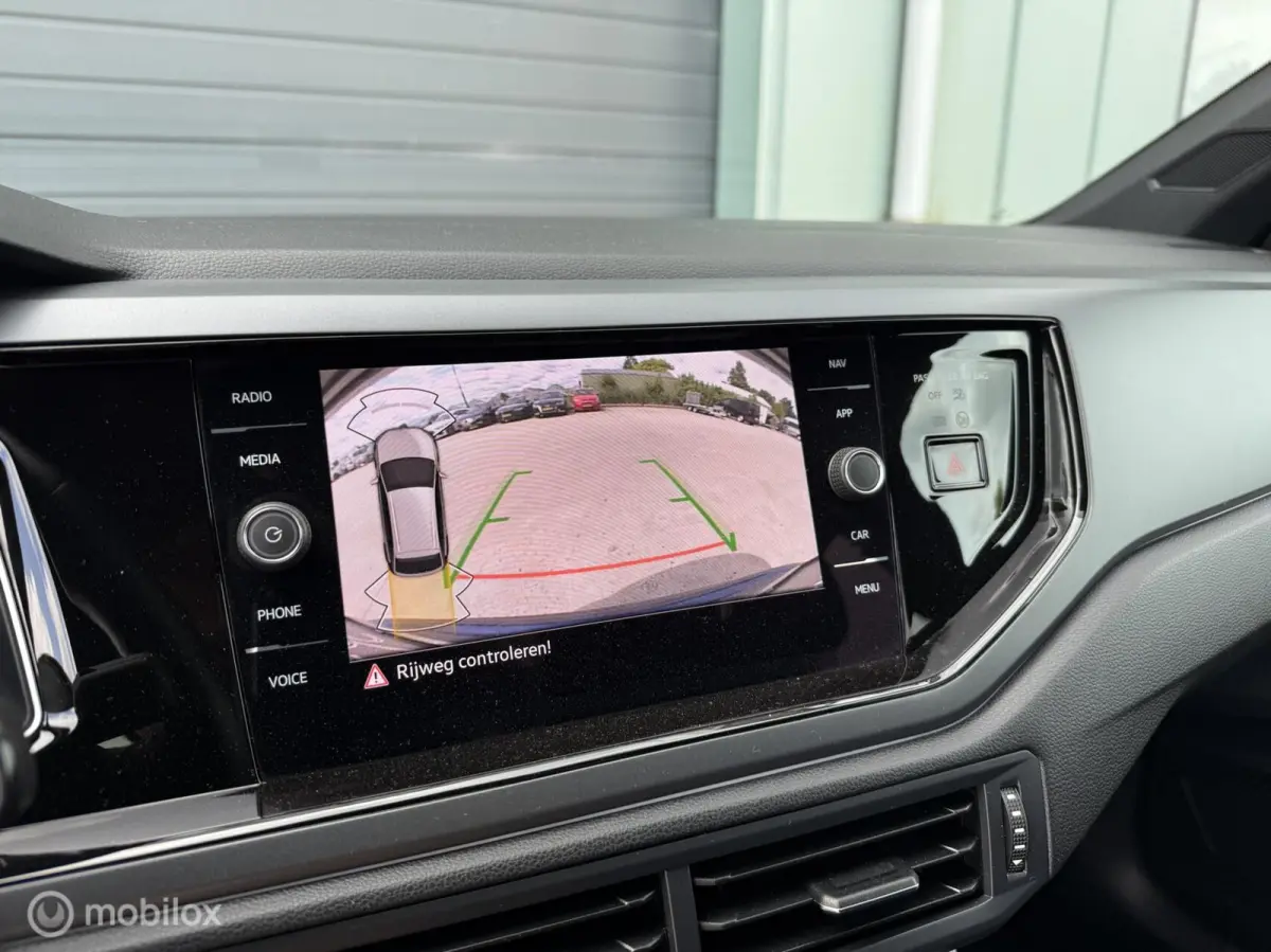 1.0 TSI R-Line Business / CarPlay / Camera