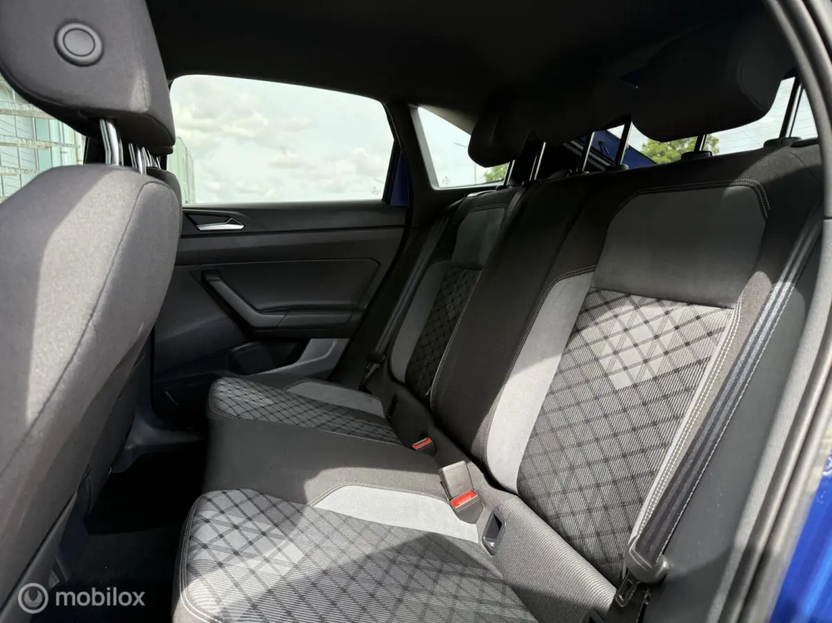 1.0 TSI R-Line Business / CarPlay / Camera