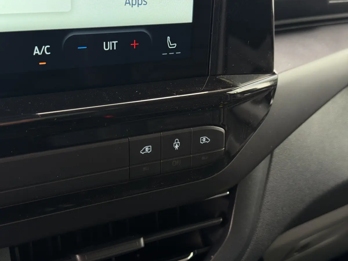 Tourneo 340 2.5 PHEV L2H1 Titanium X | Elek. Deuren | AGR | Trekhaak | Pano | B&O Audio