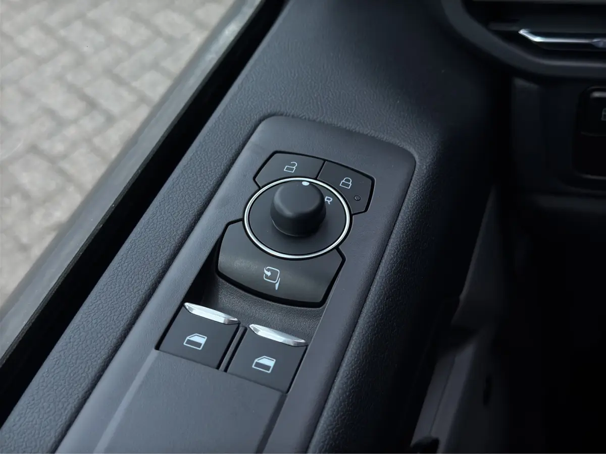 Tourneo 340 2.5 PHEV L2H1 Titanium X | Elek. Deuren | AGR | Trekhaak | Pano | B&O Audio