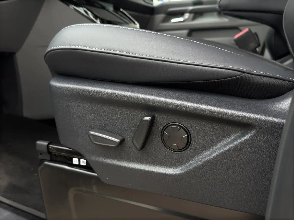 Tourneo 340 2.5 PHEV L2H1 Titanium X | Elek. Deuren | AGR | Trekhaak | Pano | B&O Audio