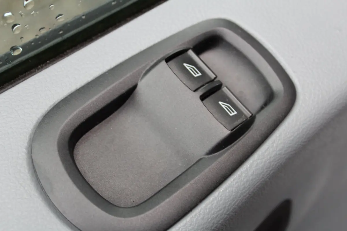 350 2.0 TDCI L2H2 Trend 131PK | Airco | Cruise Control | Navigatie | Camera | Inbouw