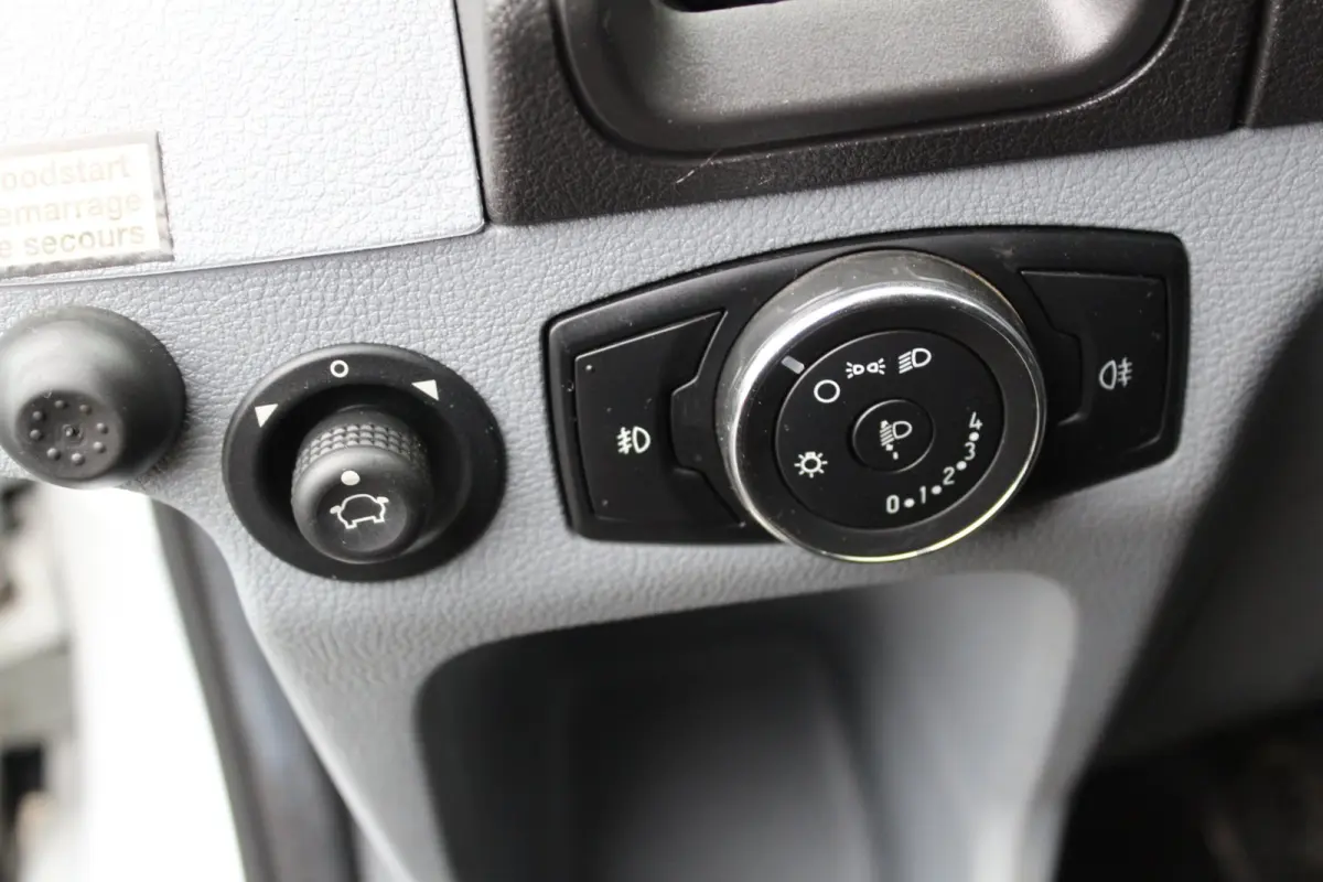 350 2.0 TDCI L2H2 Trend 131PK | Airco | Cruise Control | Navigatie | Camera | Inbouw