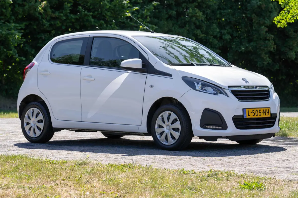1.0 e-VTi Active 40.380 km +NAP NL-auto