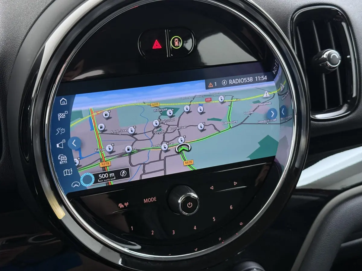 1.5 Cooper ALL4 VAN:26.900,- VOOR:23.330,- UW HERFSTVOORDEEL:3.570,- RIJKLAARPRIJS INC. 12 MND BOVAG GARANTIE | SPORTSTOELEN | AFN. TREKHAAK | 4X4 | STOELVERWARMING|
