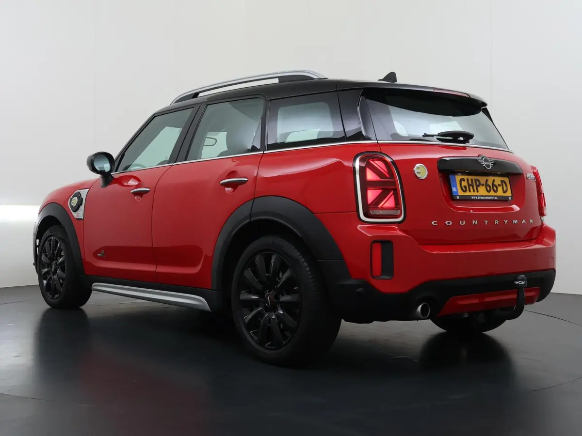 1.5 Cooper ALL4 VAN:26.900,- VOOR:23.330,- UW HERFSTVOORDEEL:3.570,- RIJKLAARPRIJS INC. 12 MND BOVAG GARANTIE | SPORTSTOELEN | AFN. TREKHAAK | 4X4 | STOELVERWARMING|