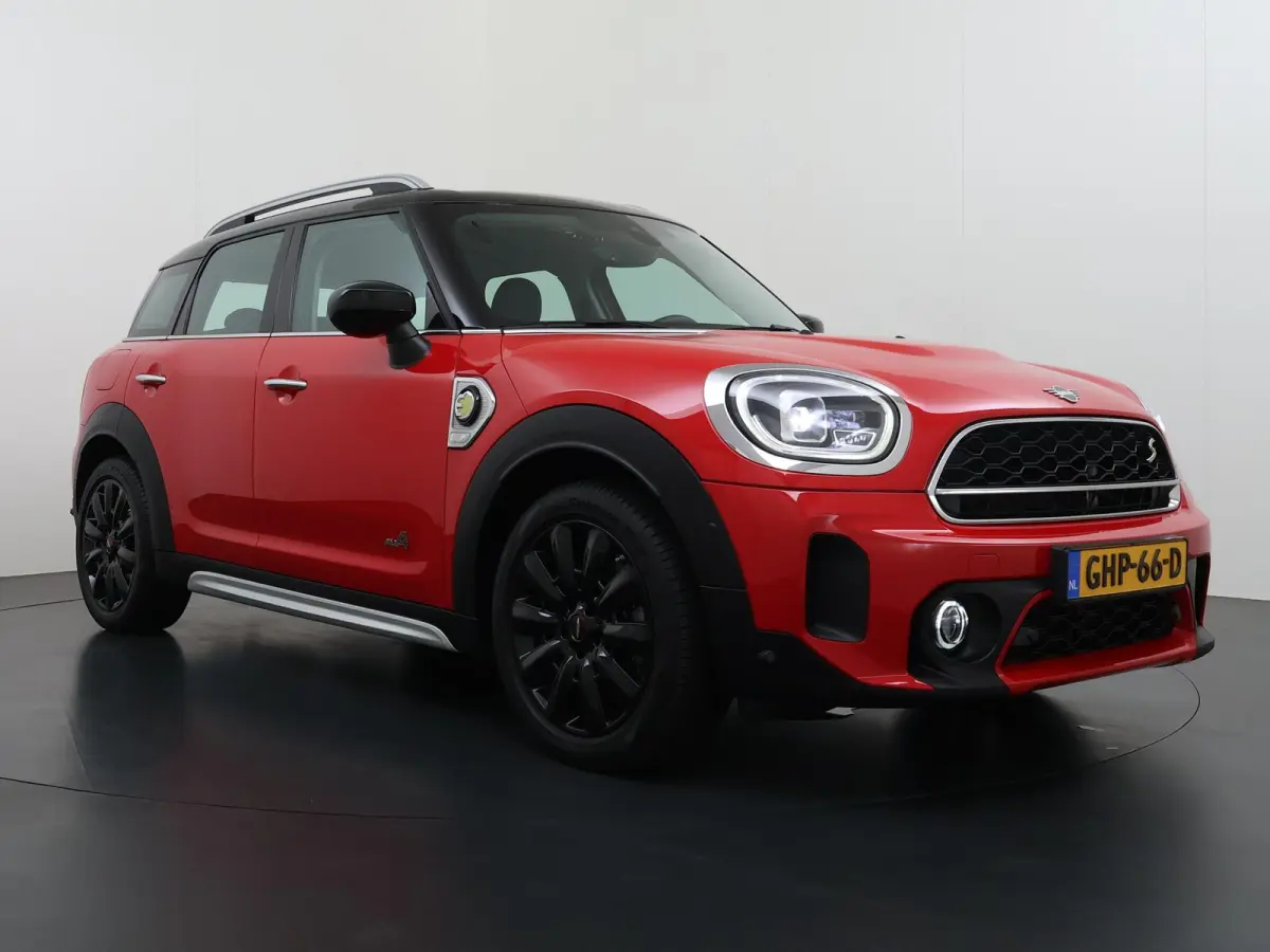 1.5 Cooper ALL4 VAN:26.900,- VOOR:23.330,- UW HERFSTVOORDEEL:3.570,- RIJKLAARPRIJS INC. 12 MND BOVAG GARANTIE | SPORTSTOELEN | AFN. TREKHAAK | 4X4 | STOELVERWARMING|