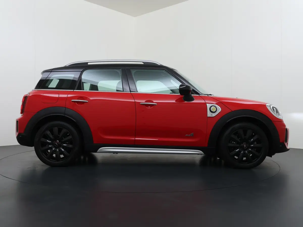 1.5 Cooper ALL4 VAN:26.900,- VOOR:23.330,- UW HERFSTVOORDEEL:3.570,- RIJKLAARPRIJS INC. 12 MND BOVAG GARANTIE | SPORTSTOELEN | AFN. TREKHAAK | 4X4 | STOELVERWARMING|