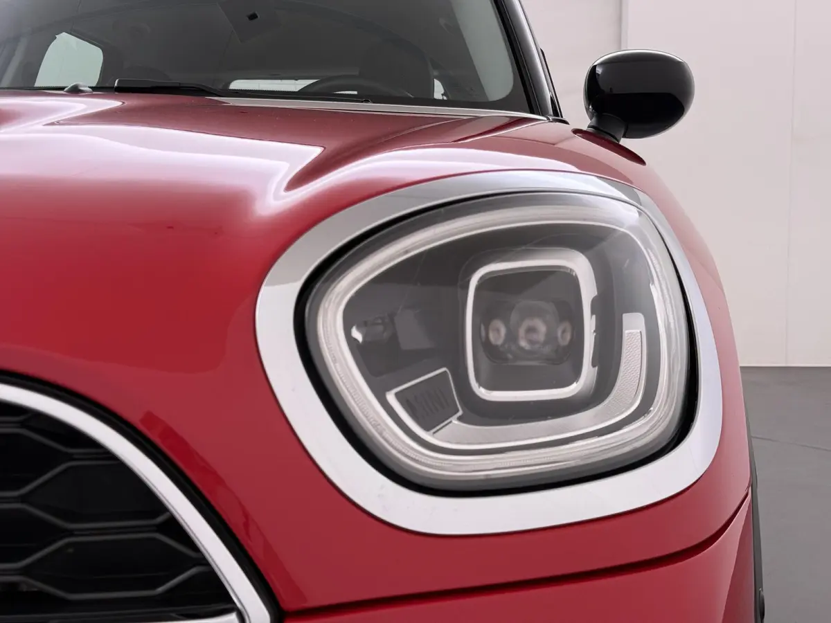 1.5 Cooper ALL4 VAN:26.900,- VOOR:23.330,- UW HERFSTVOORDEEL:3.570,- RIJKLAARPRIJS INC. 12 MND BOVAG GARANTIE | SPORTSTOELEN | AFN. TREKHAAK | 4X4 | STOELVERWARMING|