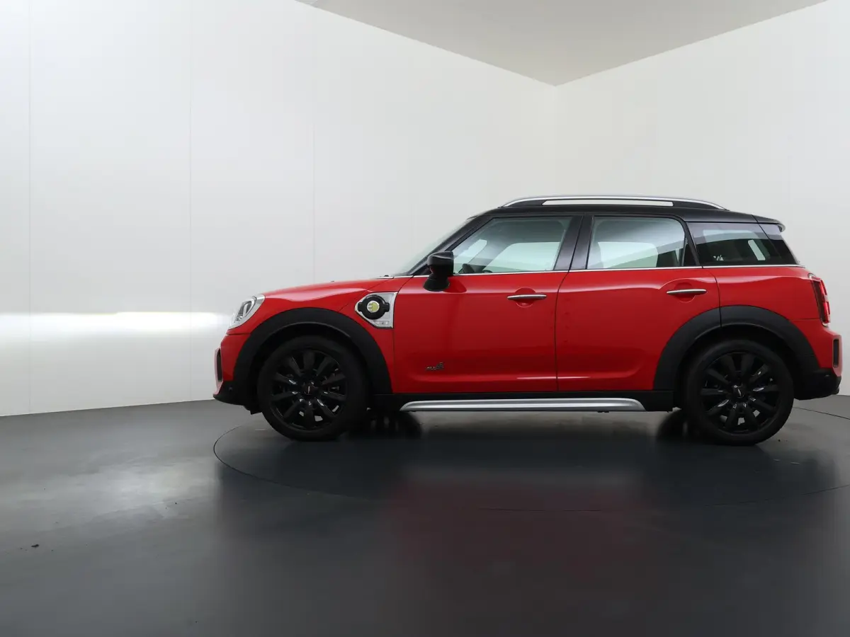 1.5 Cooper ALL4 VAN:26.900,- VOOR:23.330,- UW HERFSTVOORDEEL:3.570,- RIJKLAARPRIJS INC. 12 MND BOVAG GARANTIE | SPORTSTOELEN | AFN. TREKHAAK | 4X4 | STOELVERWARMING|