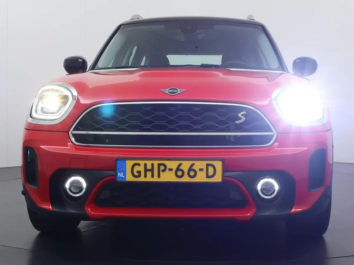 1.5 Cooper ALL4 VAN:26.900,- VOOR:23.330,- UW HERFSTVOORDEEL:3.570,- RIJKLAARPRIJS INC. 12 MND BOVAG GARANTIE | SPORTSTOELEN | AFN. TREKHAAK | 4X4 | STOELVERWARMING|