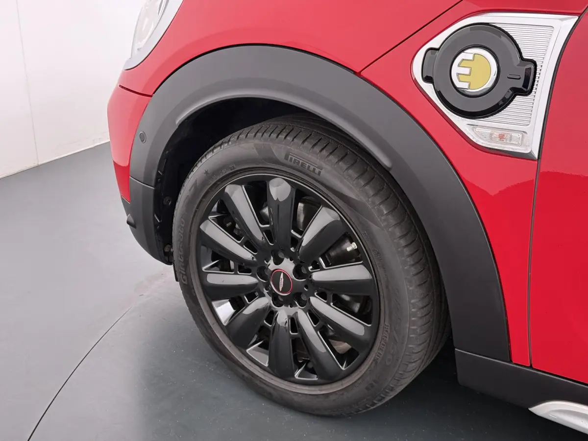 1.5 Cooper ALL4 VAN:26.900,- VOOR:23.330,- UW HERFSTVOORDEEL:3.570,- RIJKLAARPRIJS INC. 12 MND BOVAG GARANTIE | SPORTSTOELEN | AFN. TREKHAAK | 4X4 | STOELVERWARMING|