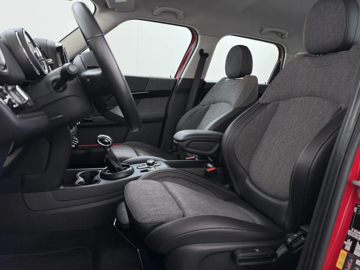 1.5 Cooper ALL4 VAN:26.900,- VOOR:23.330,- UW HERFSTVOORDEEL:3.570,- RIJKLAARPRIJS INC. 12 MND BOVAG GARANTIE | SPORTSTOELEN | AFN. TREKHAAK | 4X4 | STOELVERWARMING|