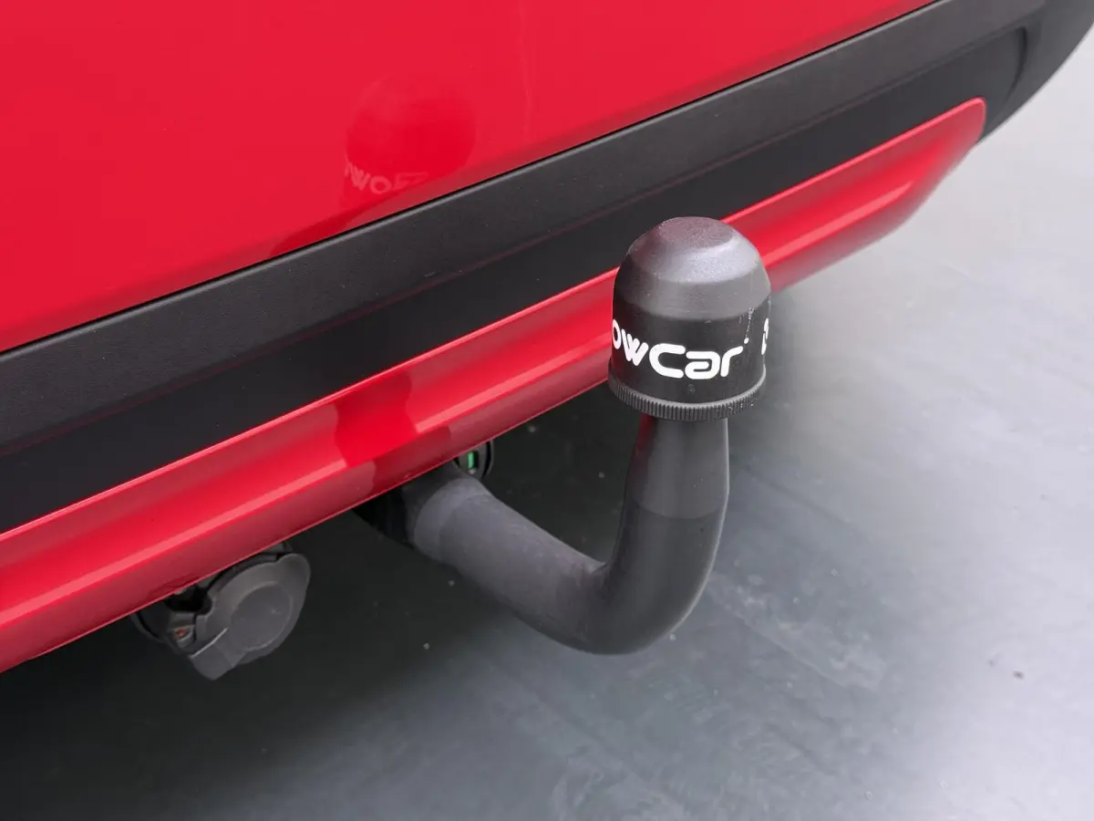 1.5 Cooper ALL4 VAN:26.900,- VOOR:23.330,- UW HERFSTVOORDEEL:3.570,- RIJKLAARPRIJS INC. 12 MND BOVAG GARANTIE | SPORTSTOELEN | AFN. TREKHAAK | 4X4 | STOELVERWARMING|