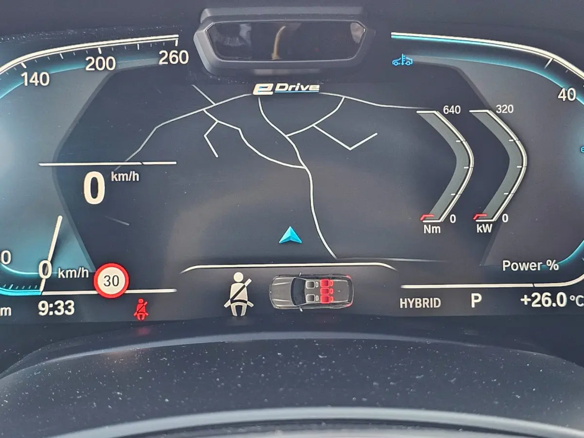 xDrive45e High Executive M-Sport | Luchtvering |  Elek. trekhaak | Safety pack | Achterasbesturing | HUD | M aerodynamica | Leder |