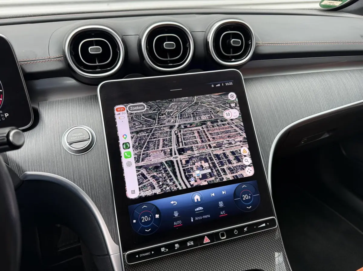300 e Leer Led Carplay Camera 2023 Nieuw Model Vol Opties Sfeerverlichting Trekhaak Pdc Eerste Eigenaar Perfecte Staat