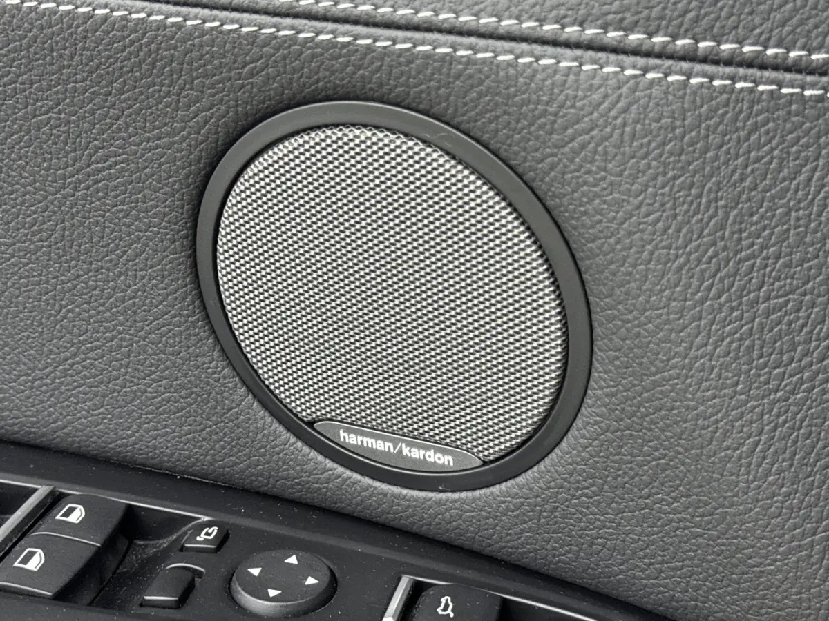 xDrive28i High Executive xLine Edition | Schuif / kanteldak | Harman / kardon | Lederen bekleding | PDC V+A en 360 Camera | Alarm | Stoelverwarming |