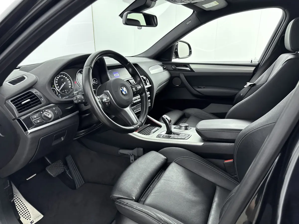 xDrive28i High Executive xLine Edition | Schuif / kanteldak | Harman / kardon | Lederen bekleding | PDC V+A en 360 Camera | Alarm | Stoelverwarming |