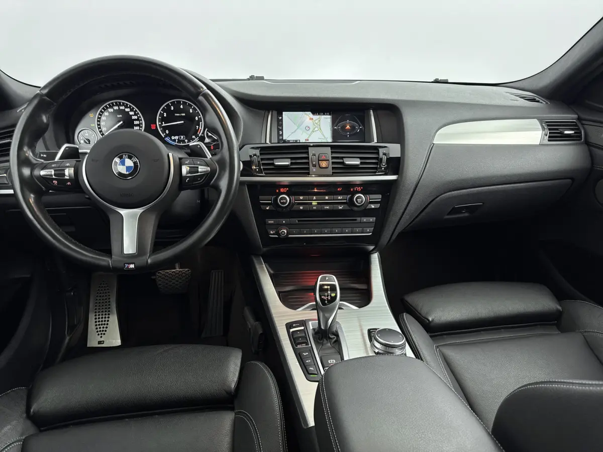 xDrive28i High Executive xLine Edition | Schuif / kanteldak | Harman / kardon | Lederen bekleding | PDC V+A en 360 Camera | Alarm | Stoelverwarming |