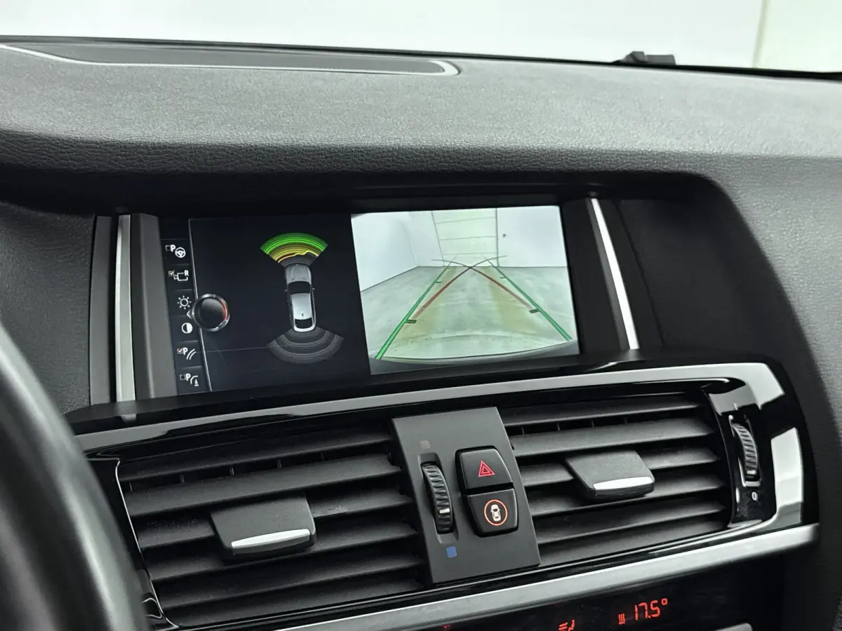 xDrive28i High Executive xLine Edition | Schuif / kanteldak | Harman / kardon | Lederen bekleding | PDC V+A en 360 Camera | Alarm | Stoelverwarming |