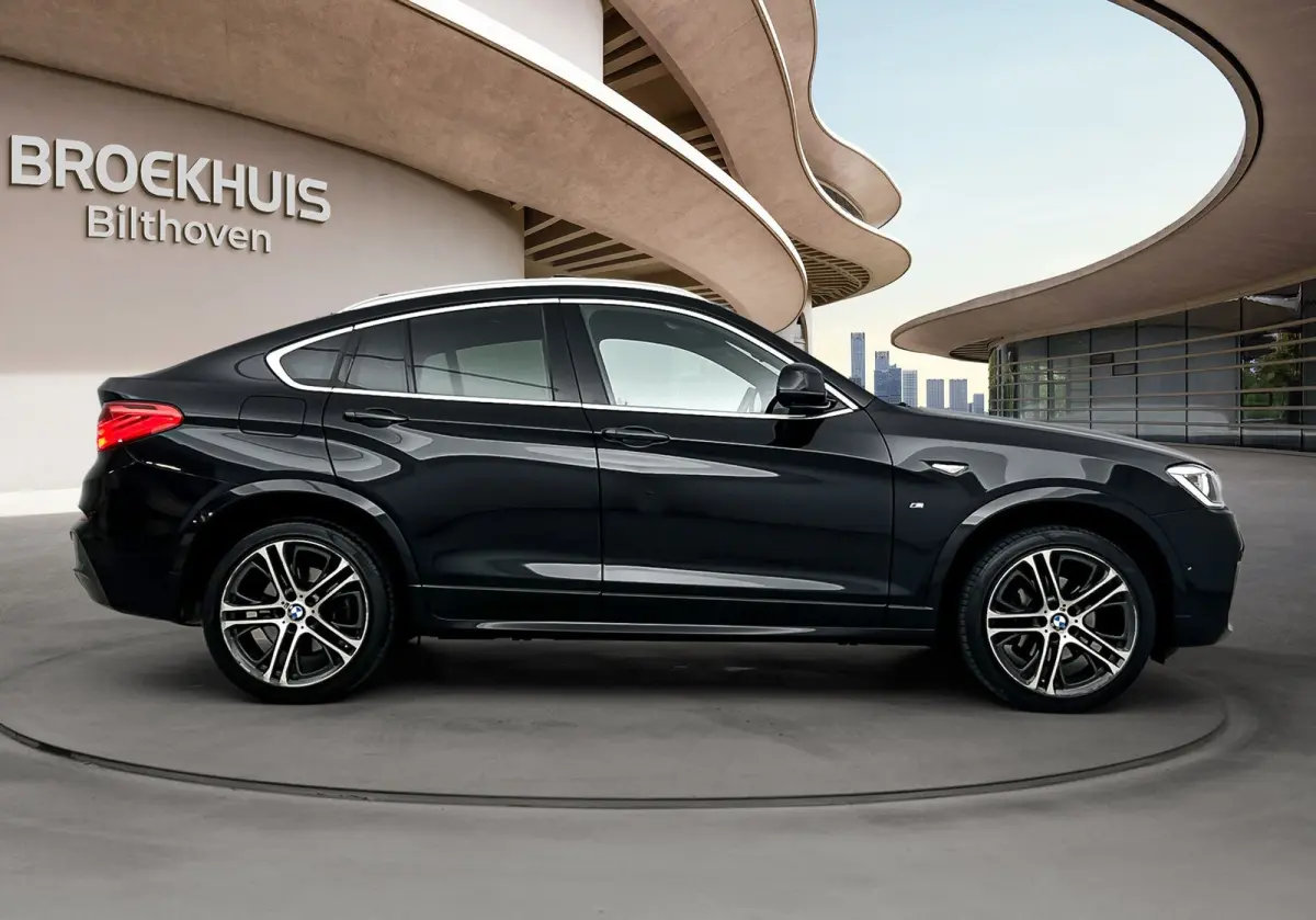 xDrive28i High Executive xLine Edition | Schuif / kanteldak | Harman / kardon | Lederen bekleding | PDC V+A en 360 Camera | Alarm | Stoelverwarming |