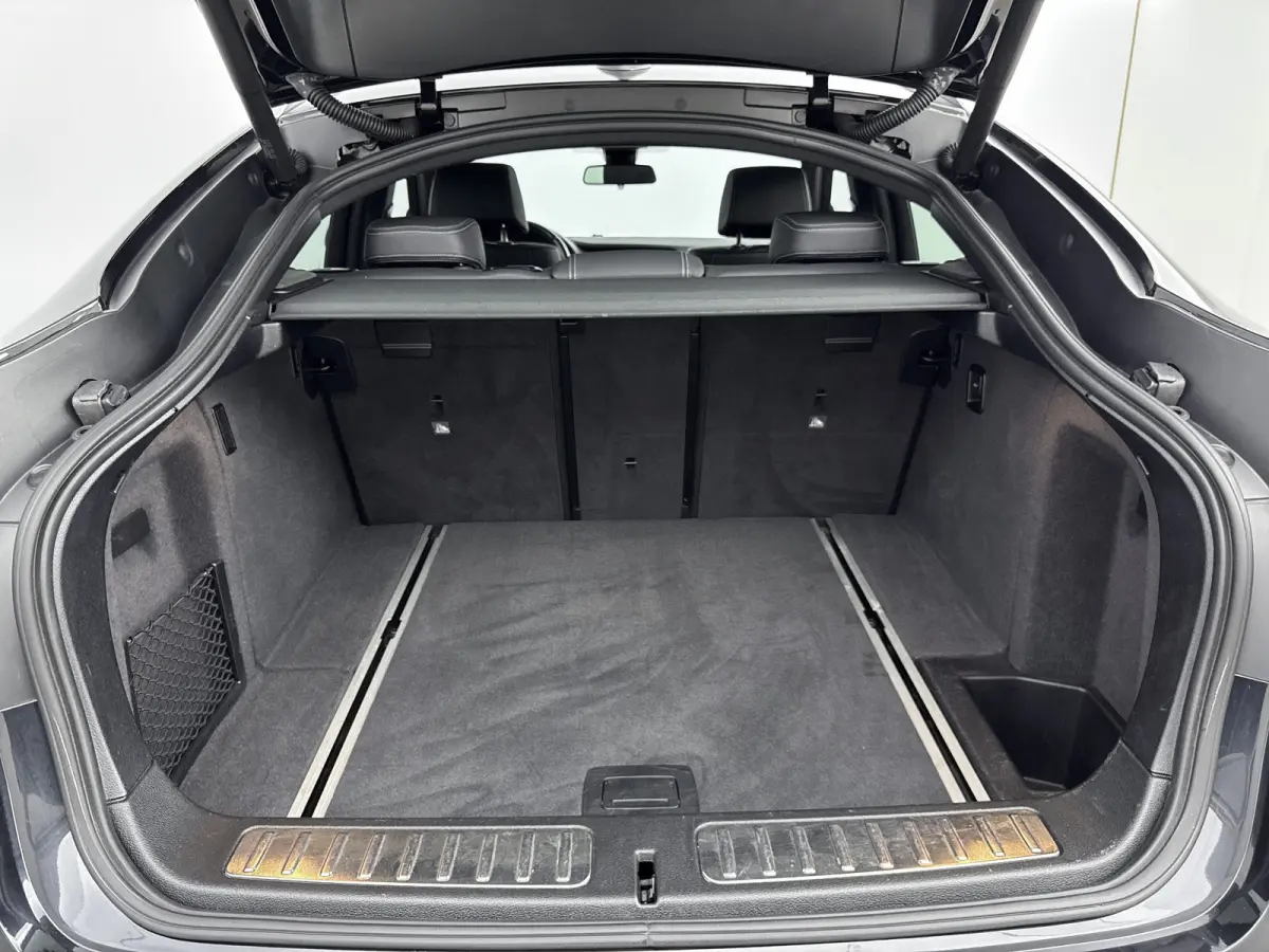 xDrive28i High Executive xLine Edition | Schuif / kanteldak | Harman / kardon | Lederen bekleding | PDC V+A en 360 Camera | Alarm | Stoelverwarming |