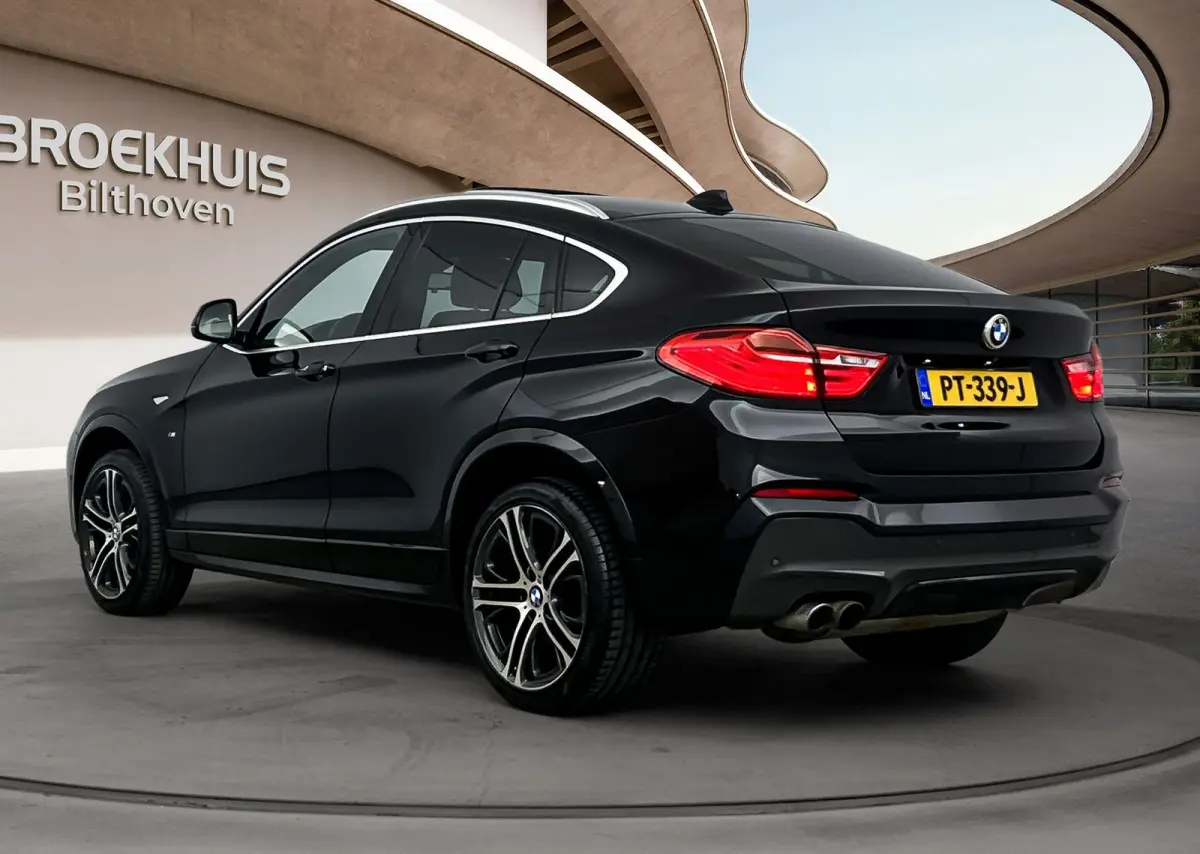 xDrive28i High Executive xLine Edition | Schuif / kanteldak | Harman / kardon | Lederen bekleding | PDC V+A en 360 Camera | Alarm | Stoelverwarming |